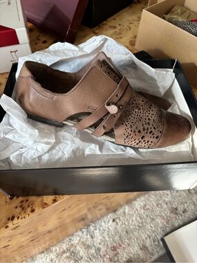 NEW Morenatom Anthropologie Leather  Sandals Size 8